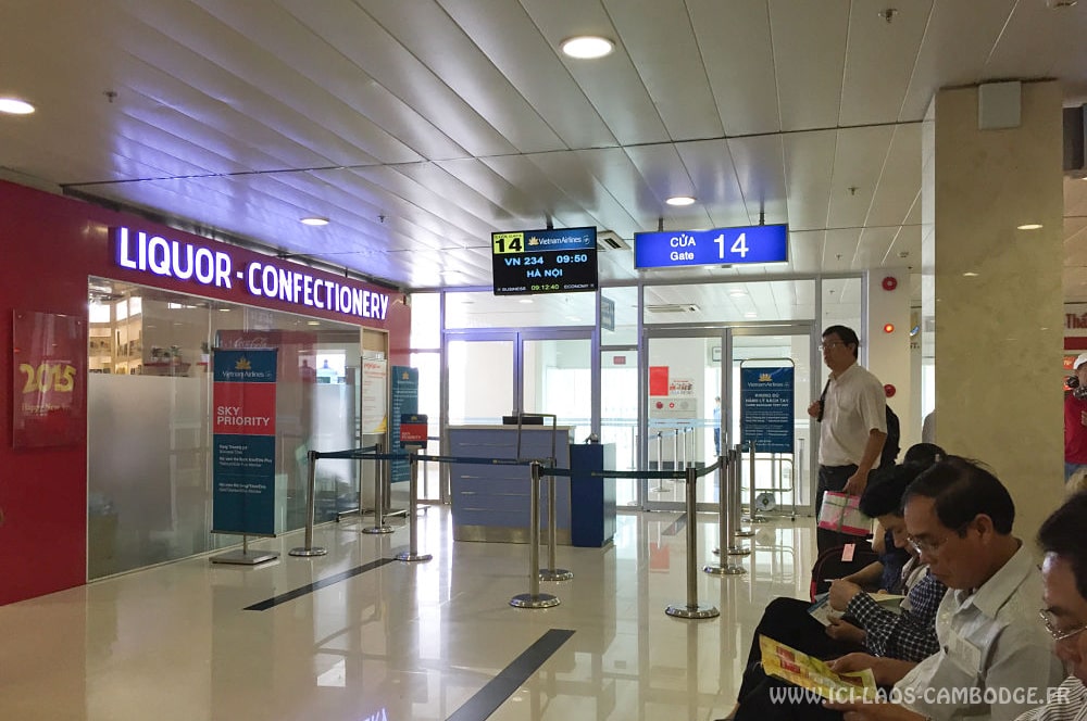 Salle d'attente Vol Ho Chi Minh - Hanoï