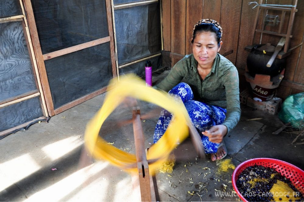 Tissage au village Cheung Kok