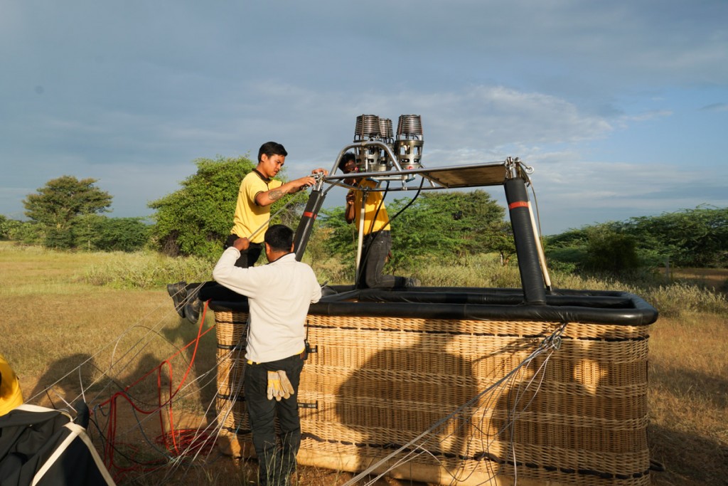 Rangement de la nacelle de la montgolfière