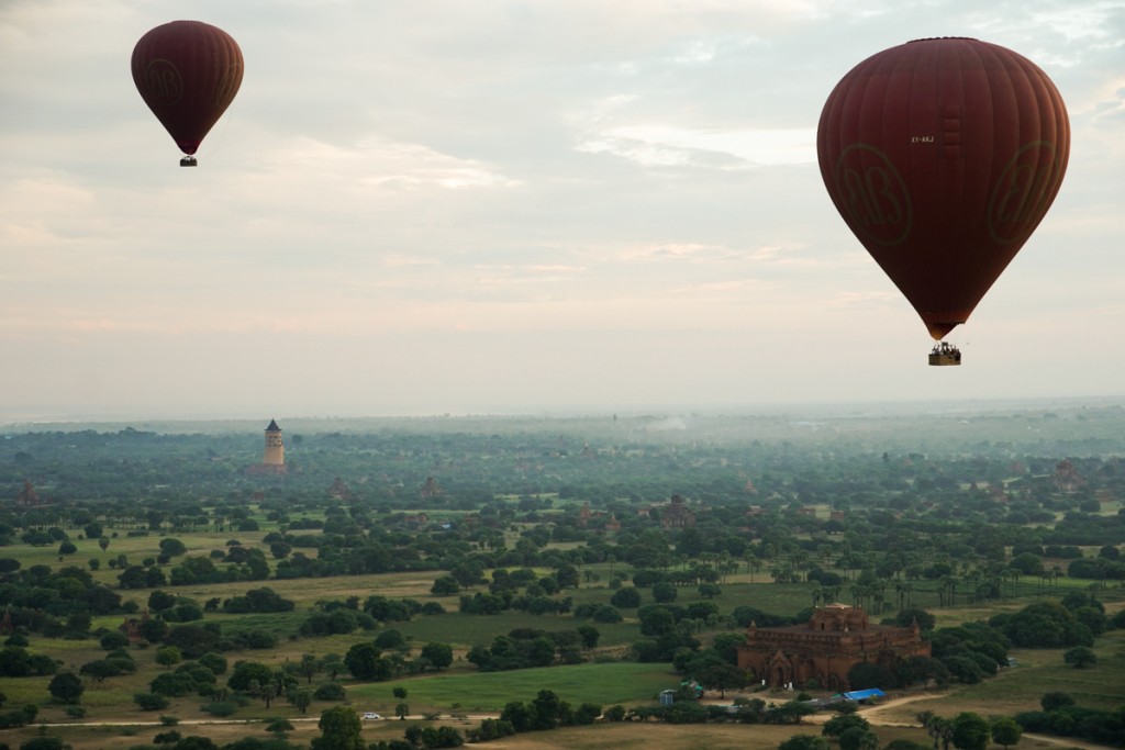 Saison vol en montgolfière à Bagan