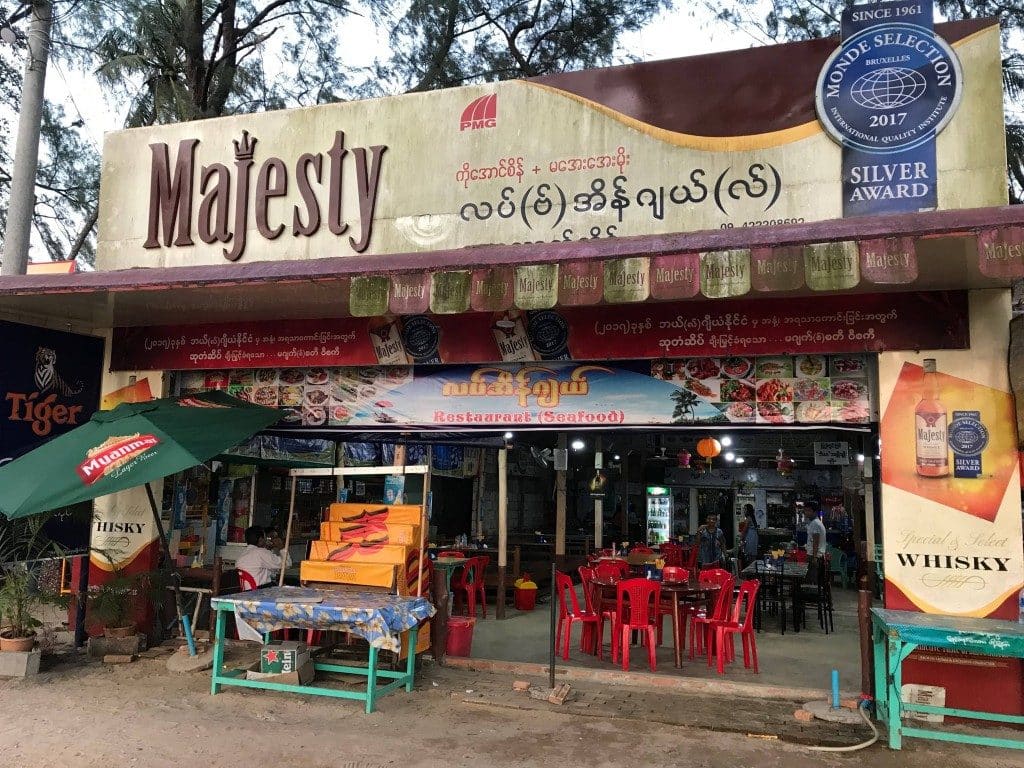 Restaurant fruits de mer a Maung Ma Gan Beach