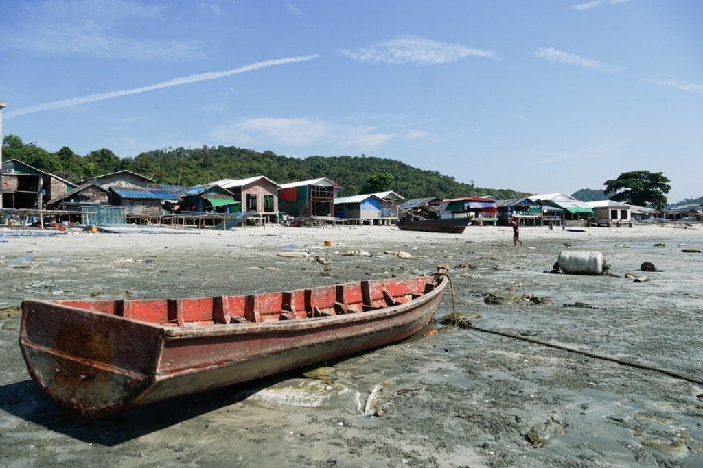 Bateau au village San Hlan - Dawei