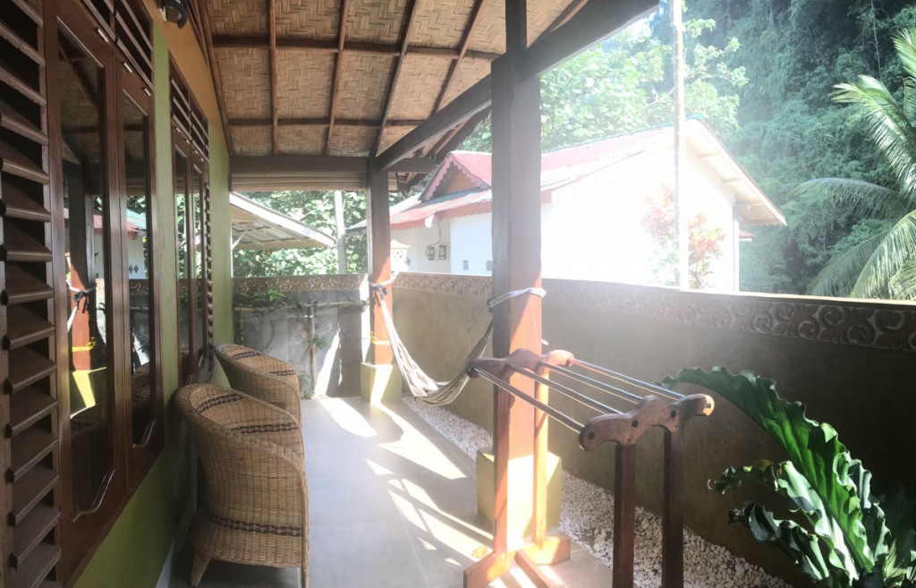 Balcon Sam's bungalows guesthouse